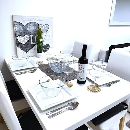 Isabella Apartment, 80m2 With Ac Lägenhet *