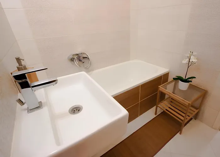 Isabella Apartment, 80m2 With Ac * Budapest